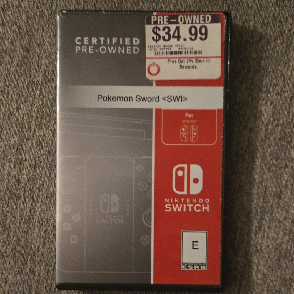 Nintendo Switch - Pokemon SWORD - USED